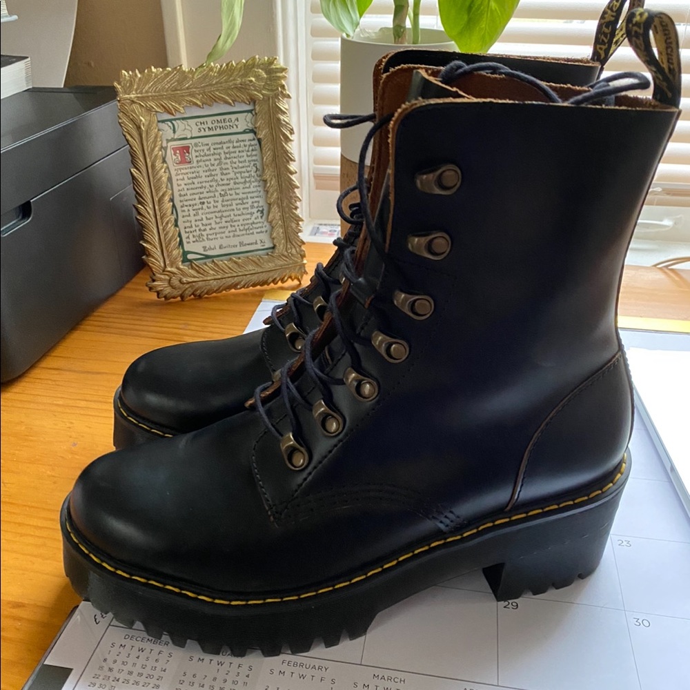 Doc Marten Leona Boot